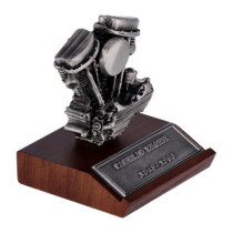 Coffret cadeau Panhead de chez V-Twin avec boite métal