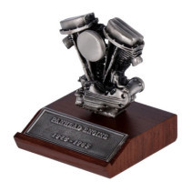 Coffret cadeau Panhead de chez V-Twin avec boite métal