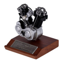 Mini moteur JDH 1000 de chez V-Twin - Socle bois et moteur en etain