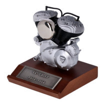 Mini moteur Indian Chief 1200 de chez V-Twin - Socle bois et moteur en etain