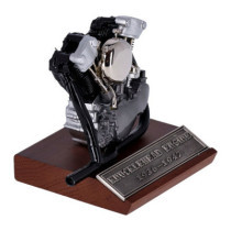 Coffret cadeau Knucklehead de chez V-Twin avec sa boite cadeau en métal