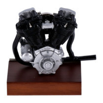 Coffret cadeau Knucklehead de chez V-Twin avec sa boite cadeau en métal